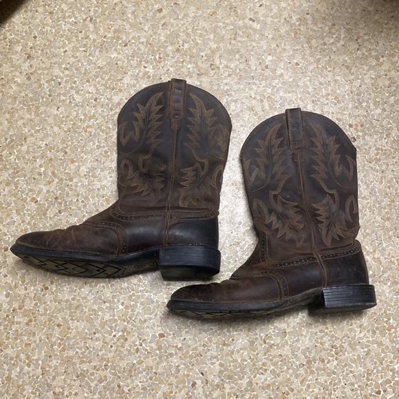 Ariat Shoes - Ariat Round toe Heritage Stockman  Cowboy Boots